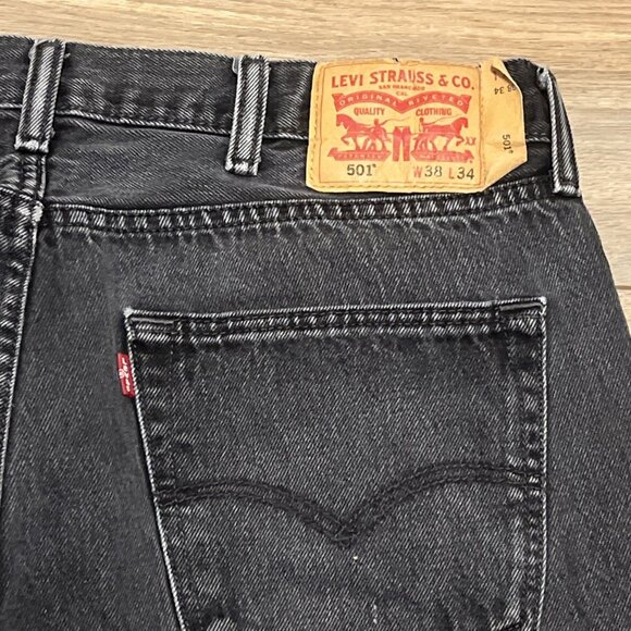 Men's Levis 501 Original Fit Denim Jeans SZ 38x34 Faded Black Button Fly Red Tab - Picture 13 of 13